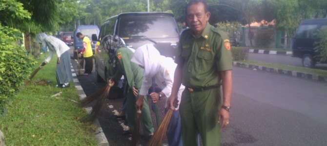 Kegiatan Kebersihan di Lingkungan Badan Lingkungan Hidup Daerah Kabupaten Cirebon