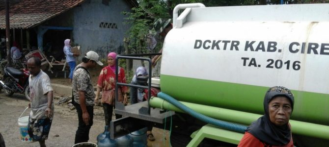 Dinas Lingkungan Hidup Peduli Bencana Banjir di Cirebon Timur